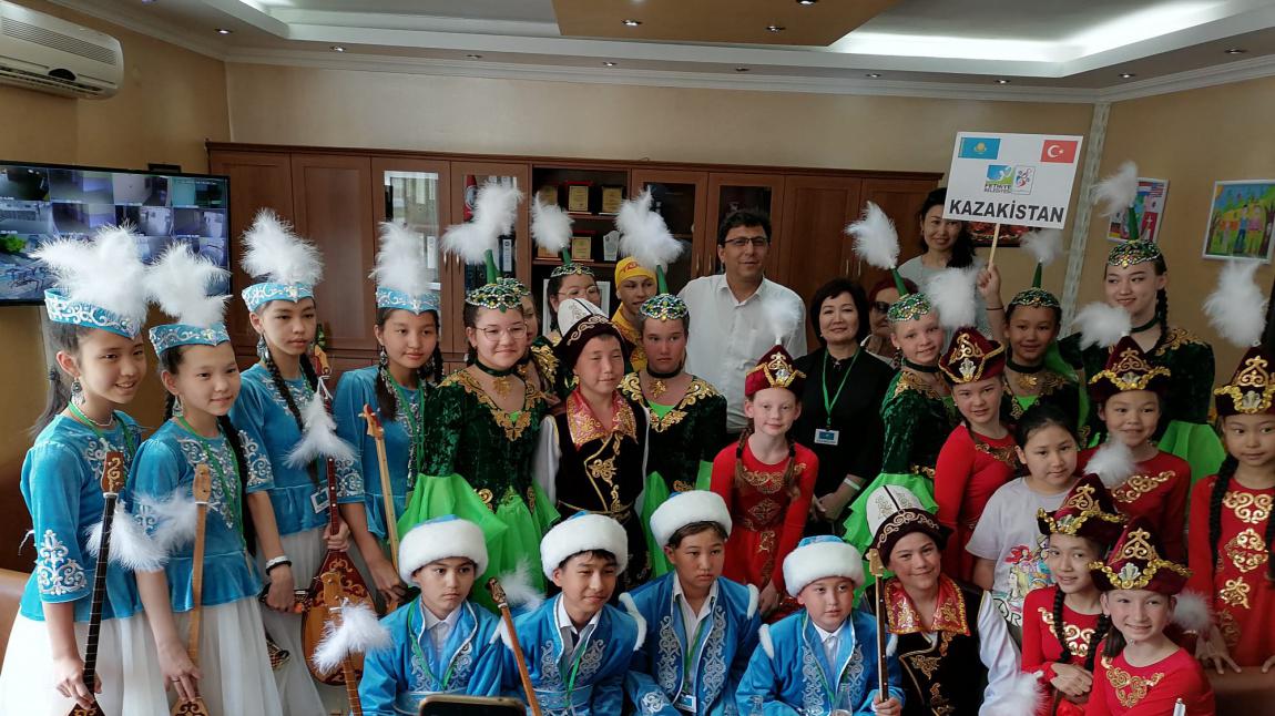 Azerbaycan, Kırgızistan ve Kazakistan Çocuk Oyunları Ekibini Okulumuzda Ağırladık